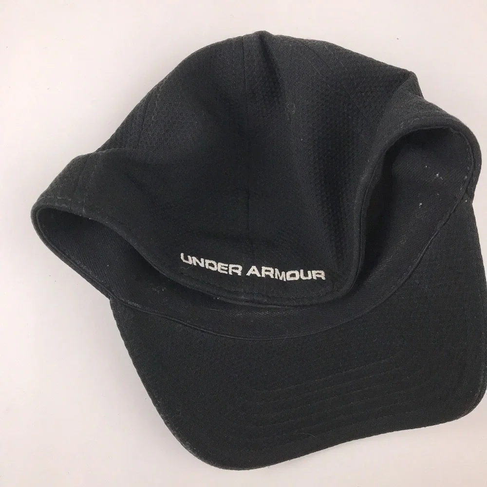 Under Armour White Logo On Black Cap Youth S/M